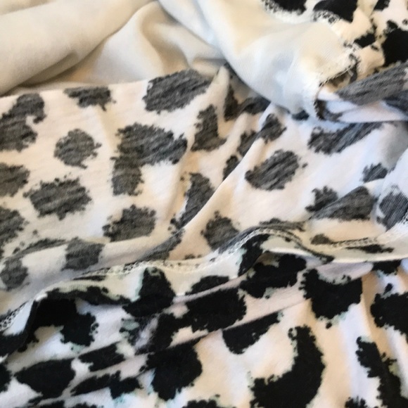 ❎DONATED❎ Ann Taylor Ruched Sleeveless Tank Petite - Picture 6 of 7